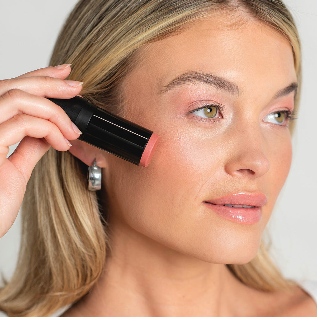 Quick Makeup Hacks for a Polished Look in 10 Minutes